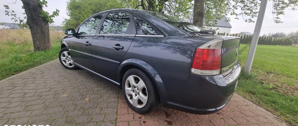 Opel Vectra cena 12900 przebieg: 250000, rok produkcji 2007 z Sianów małe 704